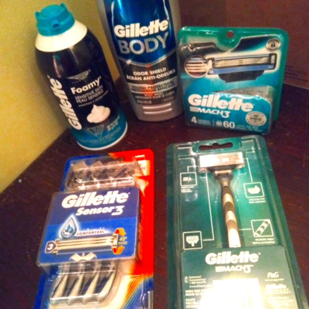 Lot of men's Gillette shaving products all nwt